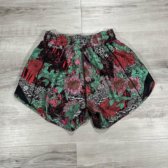 Lululemon Hotty Hot Short Il
*Long 4 LR - Picture 2 of 8